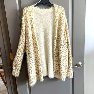 Fuzzy leopard print cardigan
